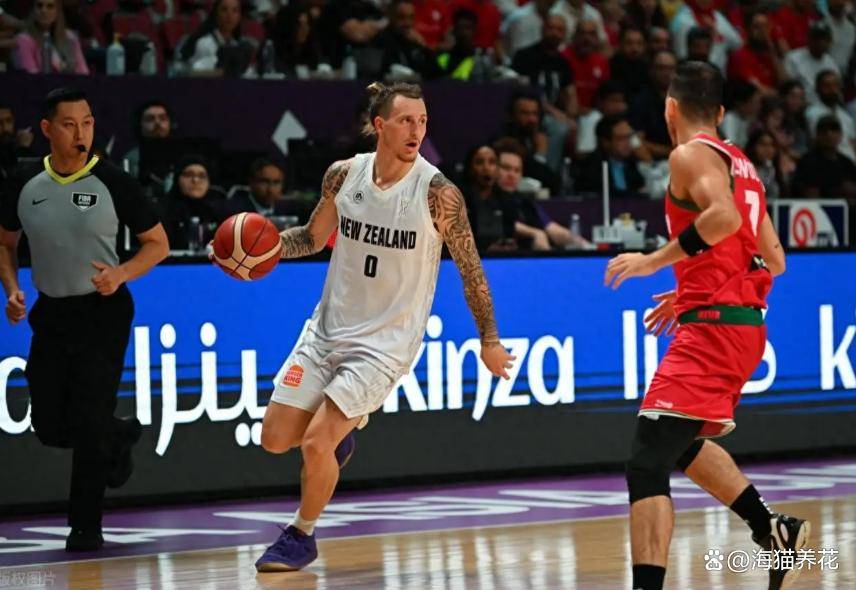 篮球比赛中出现了一支劲敌球队